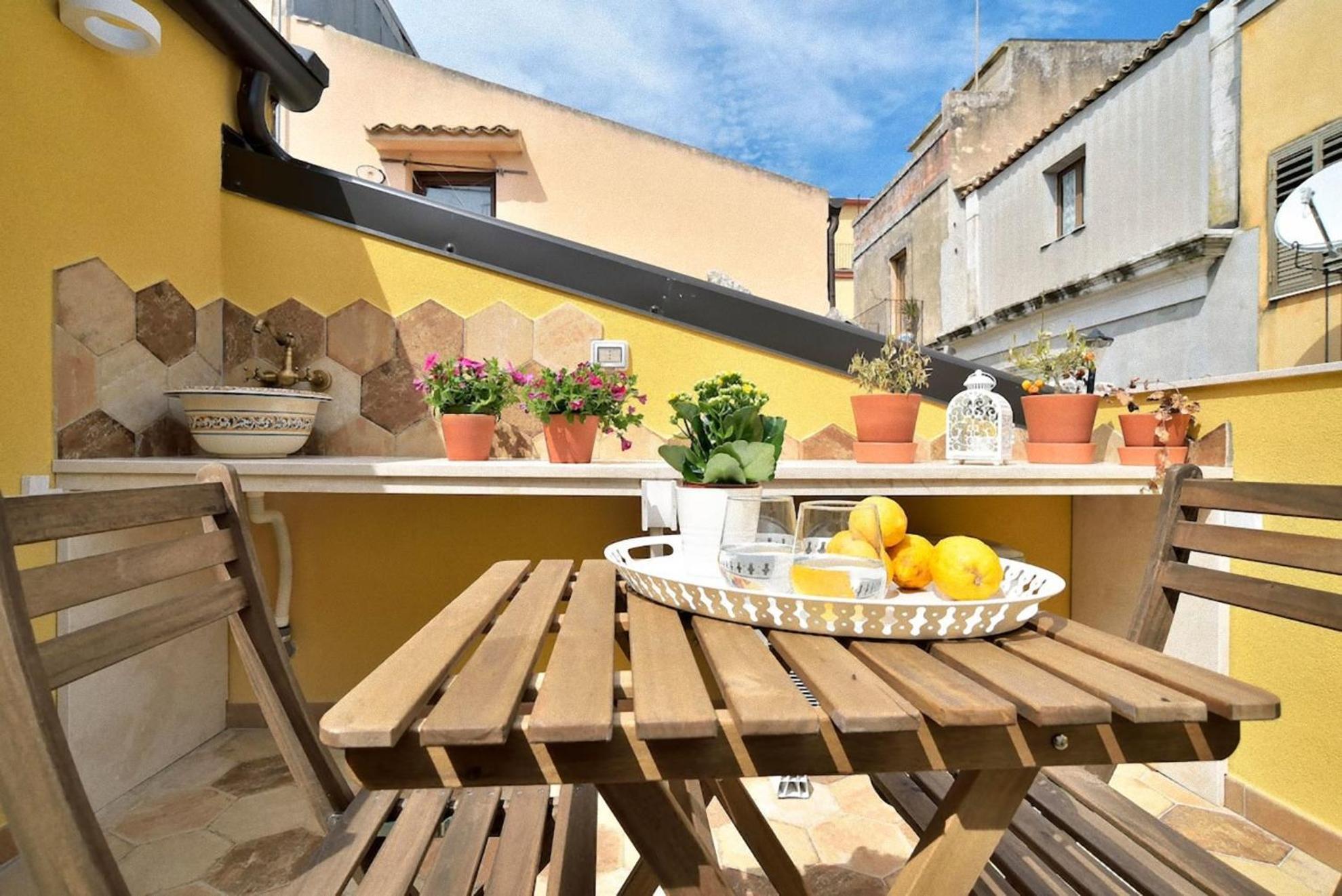 Ragusa Exclusive Flat With Terrace & Bbq المظهر الخارجي الصورة